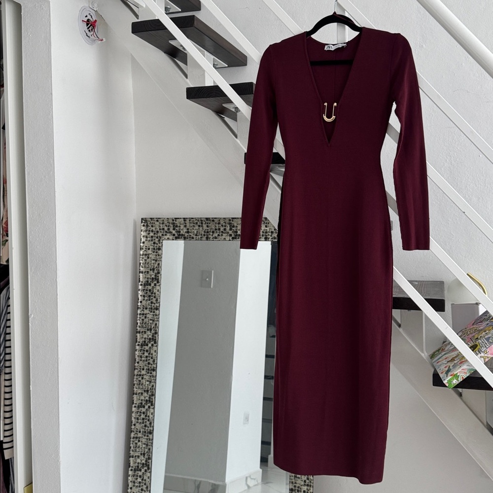 Elegant Burgundy Long Sleeve Dress